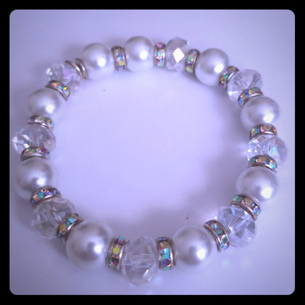 Pearl/crystal bracelet